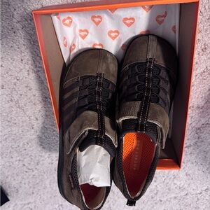 Rocket Dog Woman's Brown Stocker Nubuck Sneakers New in Box